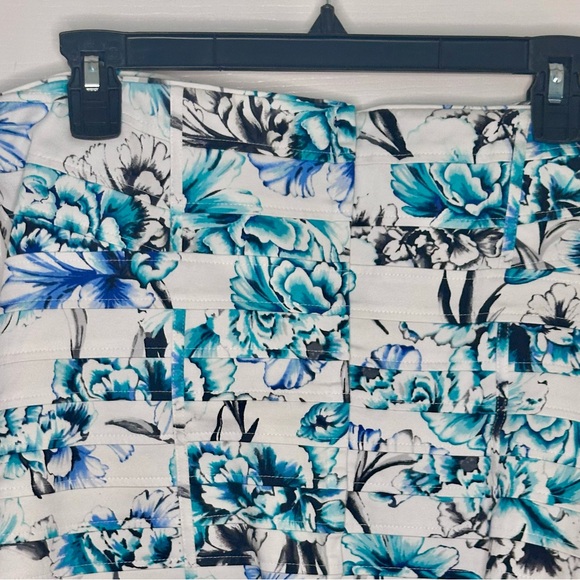 White House Black Market Floral Bustier Top | Size 14 - Picture 3 of 5